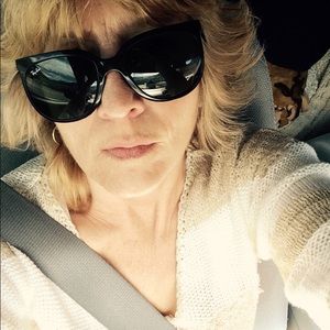 Meet your Posher, Sharie